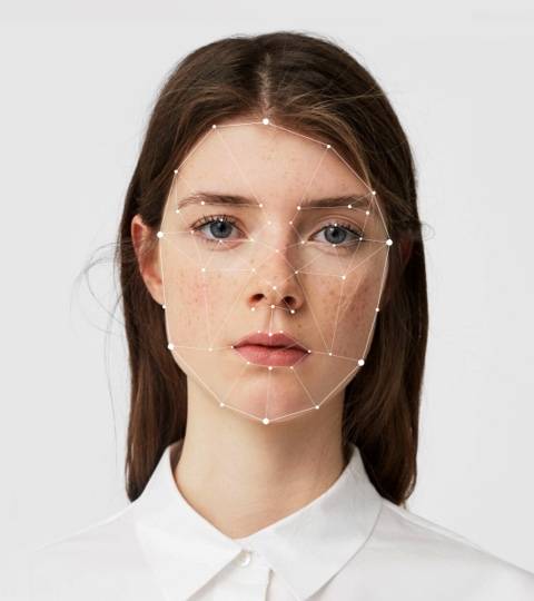 博会|虚拟化妆师、发质检测仪、“金鹰女神”裙，这届进博会够时尚