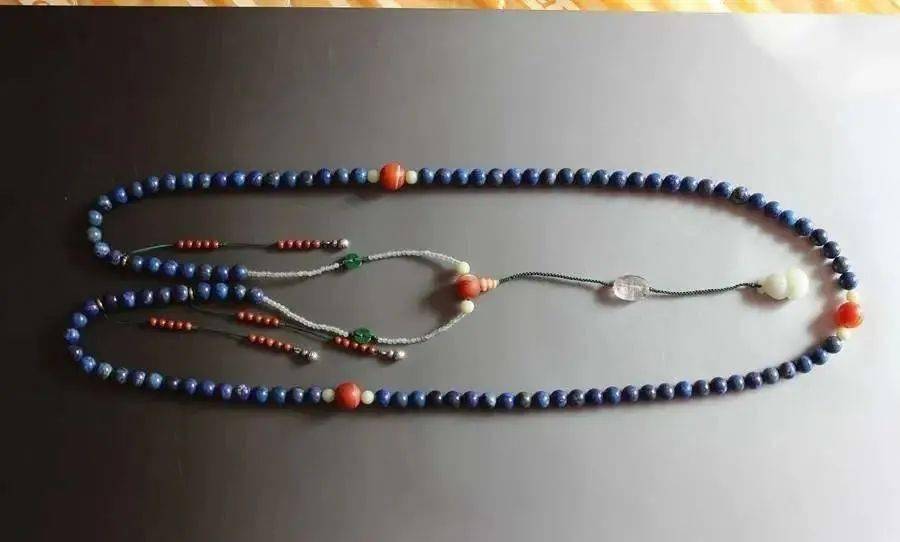 蓝色|这个色系的珠宝，高级温和又迷人，每一种都是美哭的节奏！