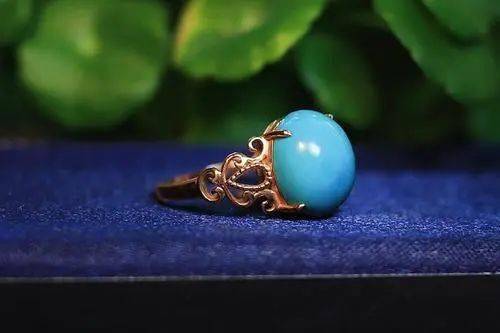 蓝色|这个色系的珠宝，高级温和又迷人，每一种都是美哭的节奏！