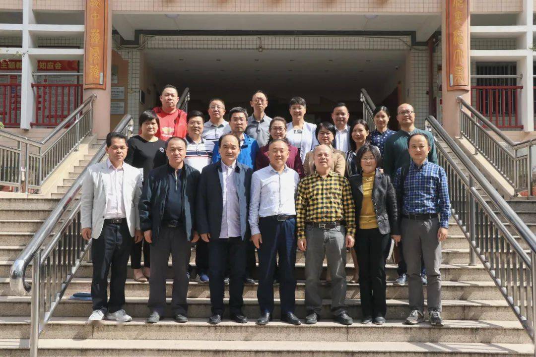 文化背景下初中生'三雅'教育育人模式研究与实践"课题圆满结题_谢先刚
