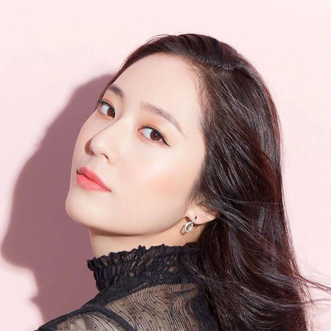 女军官|郑秀晶新剧变身精英女军官，“冰美人”这次A爆了！