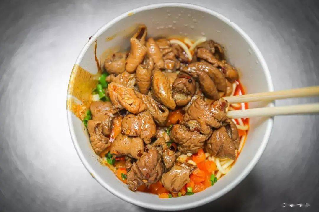 为什么有人喜欢吃肥肠 181998c1a24b40a78dc086f184a90fc0.jpeg