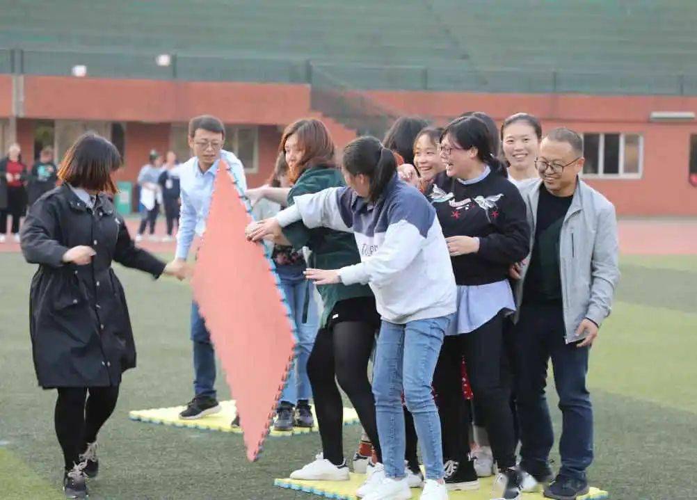 趣味运动齐欢畅 跃动长月乐无穷