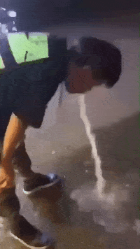 水娃,爷爷喊你回家打妖怪呢?