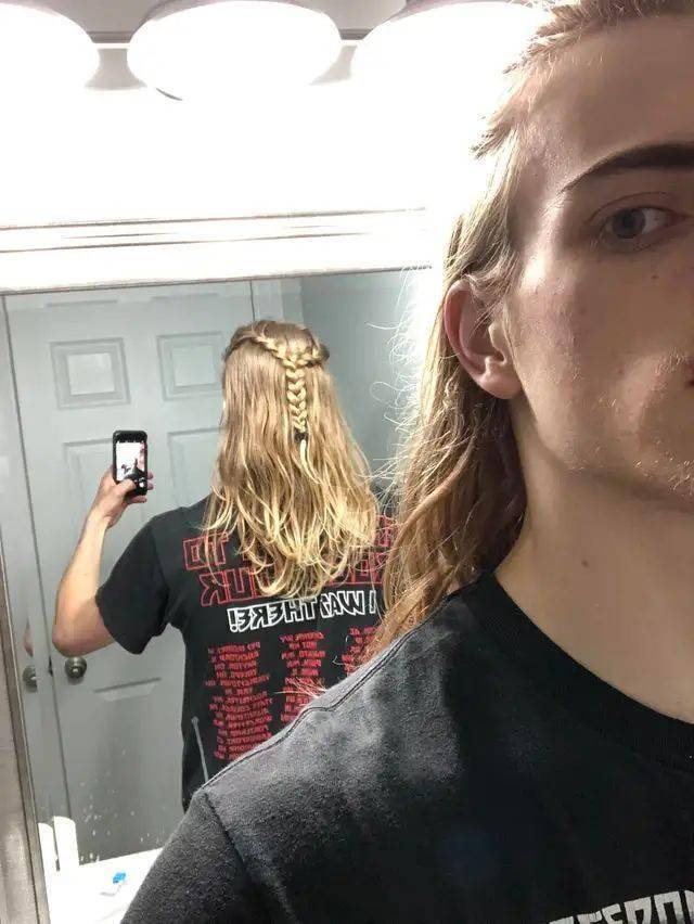 长发|一群喜欢留长发的男生各种po自拍，有些居然性感又妩媚啊！