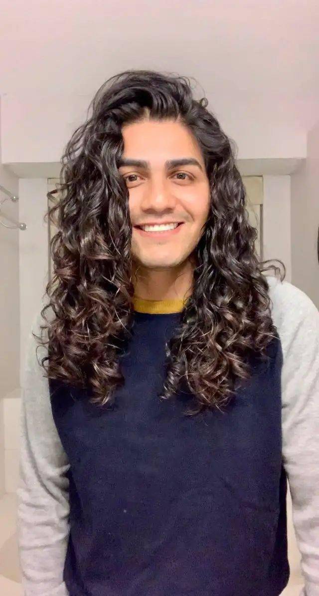 长发|一群喜欢留长发的男生各种po自拍，有些居然性感又妩媚啊！