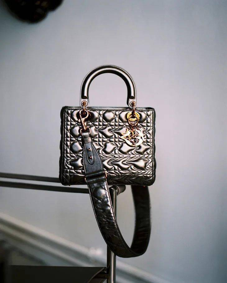 节目|壹周潮话题 | 付完尾款，只能靠这节目找找赚钱动力了