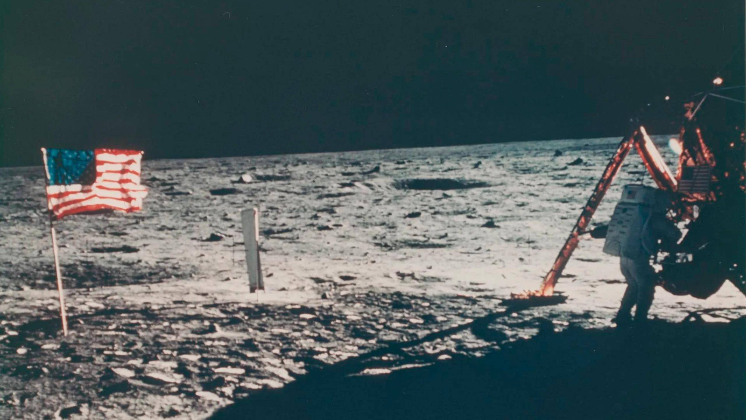 佳士得将拍卖唯一一张记录尼尔·阿姆斯特朗月球行走的照片
