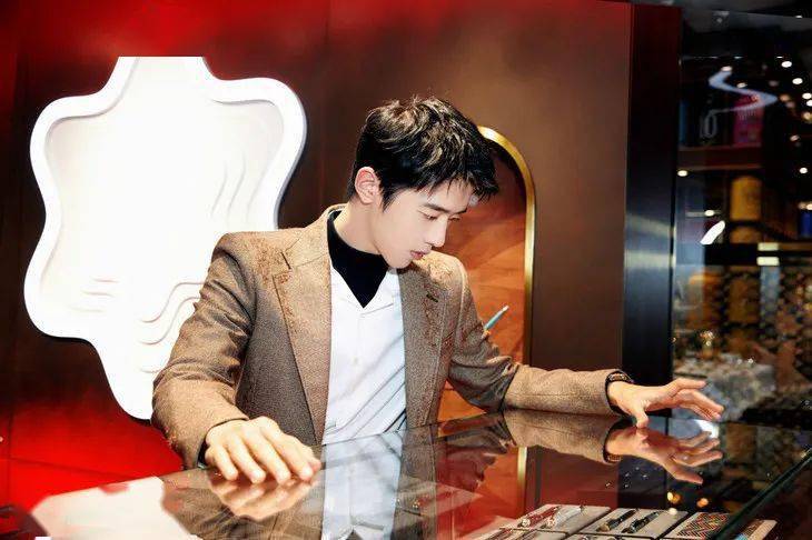 节目|壹周潮话题 | 付完尾款，只能靠这节目找找赚钱动力了