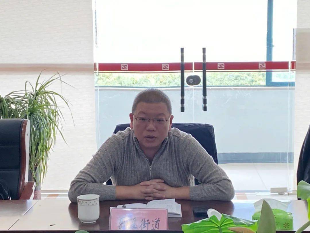 县人大常委会主任罗来兴一行赴恒宁集团开展针织产业转型升级调研