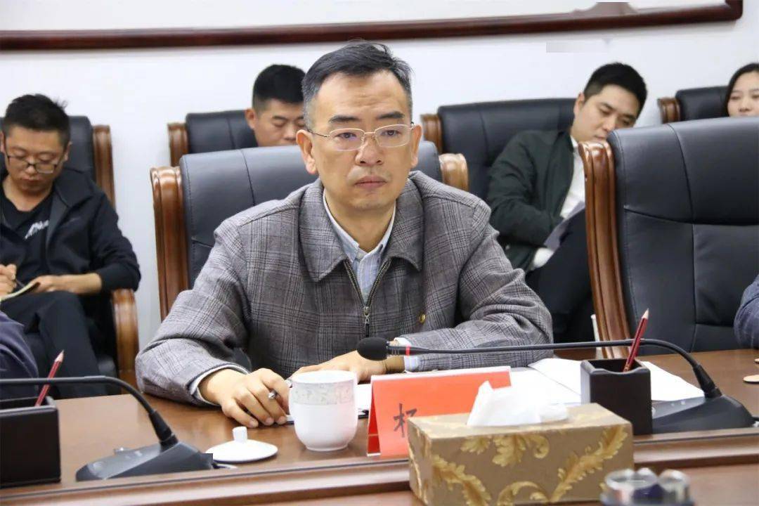 徐新楚专题调度金属非金属新材料产业链建设工作