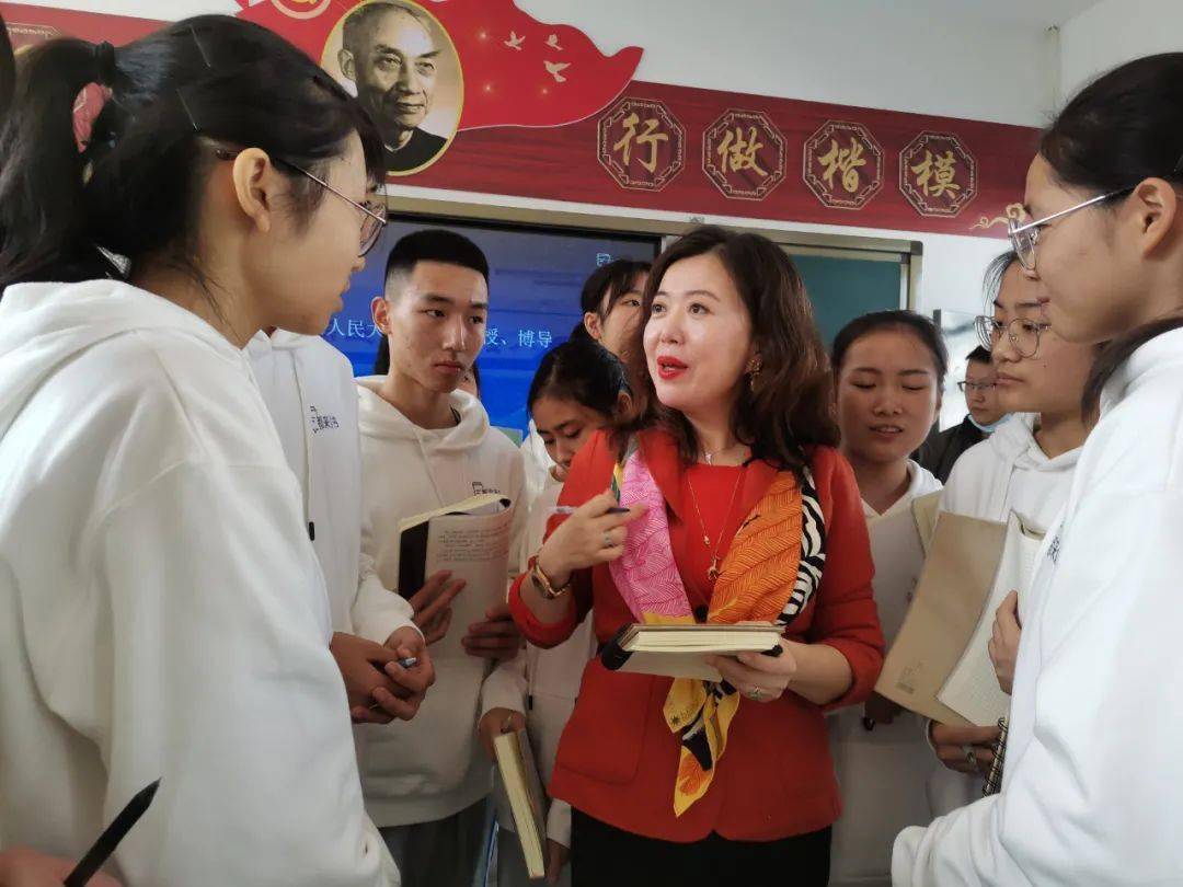 都来读书全民阅读活动走进荣县