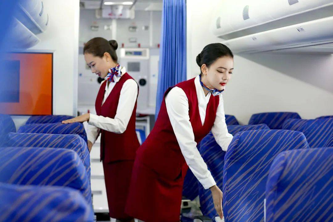 高校展示|西航空中乘务专业风采