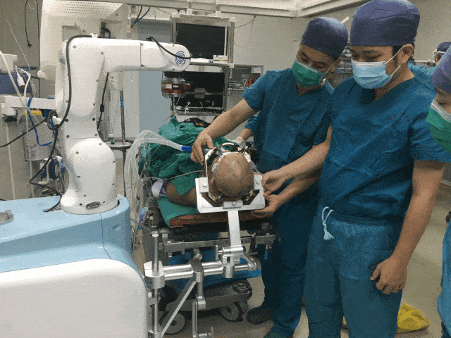 媒体新闻报导:全省第1例 神经外科机器人帕金森病dbs手术(2020年07月