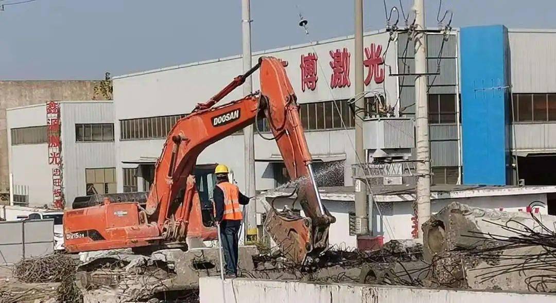 戴南gdp_中国gdp增长图