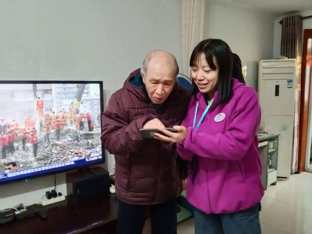 人口普查员态度_人口普查员证件图片