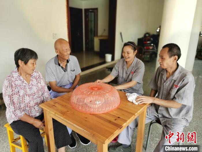 坚守承诺20年：男子还清妻子前夫38笔医药费欠款