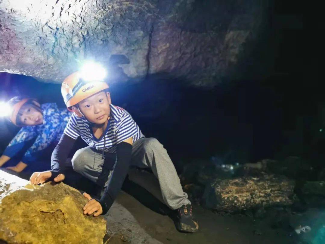 和爸爸妈妈一起洞穴探险 | 穿越亿万年前的奇幻世界!