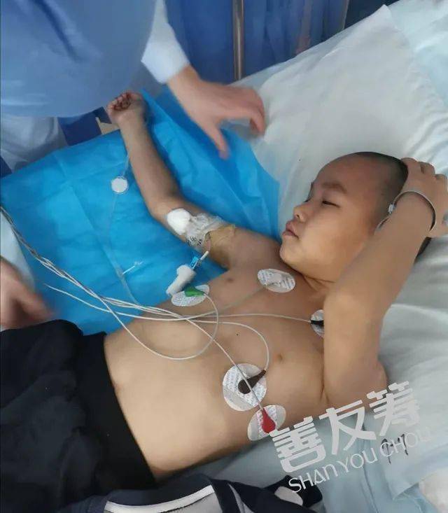 大儿子|辗转哀鸣，宝贝握紧妈妈的手，我心在流血，跪求好心人救救孩子，日后定回报社会，多行善事！小家庭支离破碎
