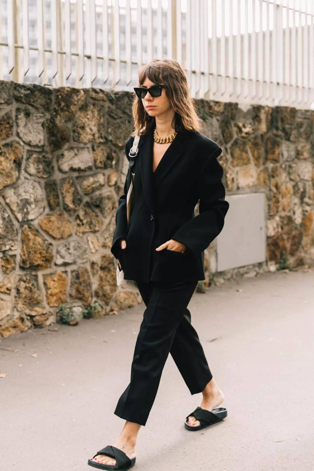 时尚经典裤子 f28c924ed1c042f893defd8090b6b74b.jpeg