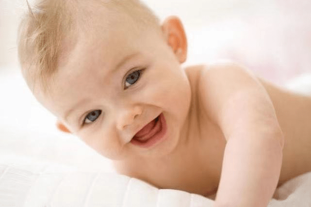 宝宝几个月会主动伸手 7fcdfcbd302946b68e05d5465f6afb41.png