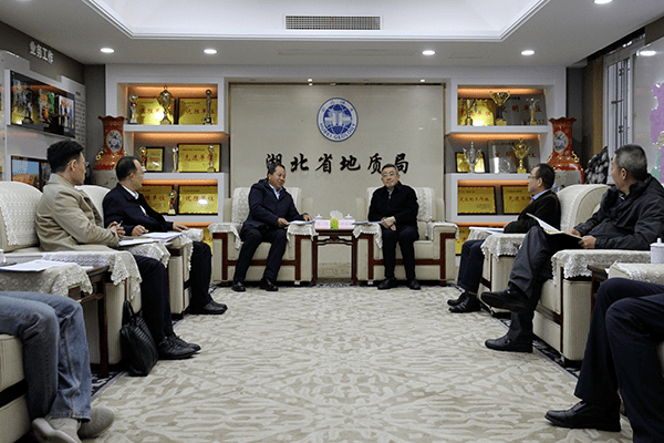 胡道银与天津华北地勘局党委书记薛辉一行座谈