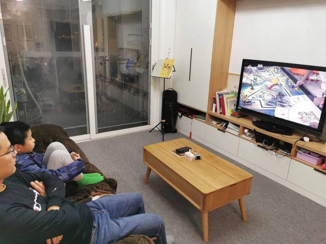 宿舍认真学习的视频 fd4ebef10b50498a99030a179be0062d.jpeg