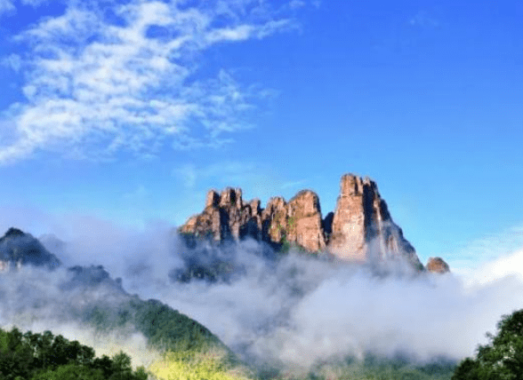 北帝山旅游区位于广西贵港市平南县大鹏镇,地处广西大瑶山国家级自然