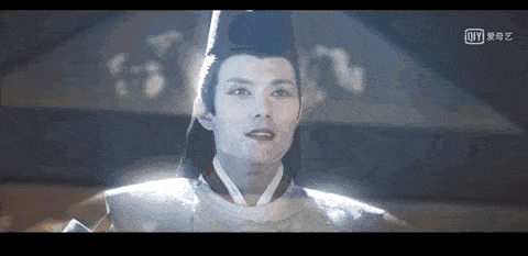 发生在一个叫时光(胡先煦饰)的男孩身上, 他意外触发了古老的棋盘