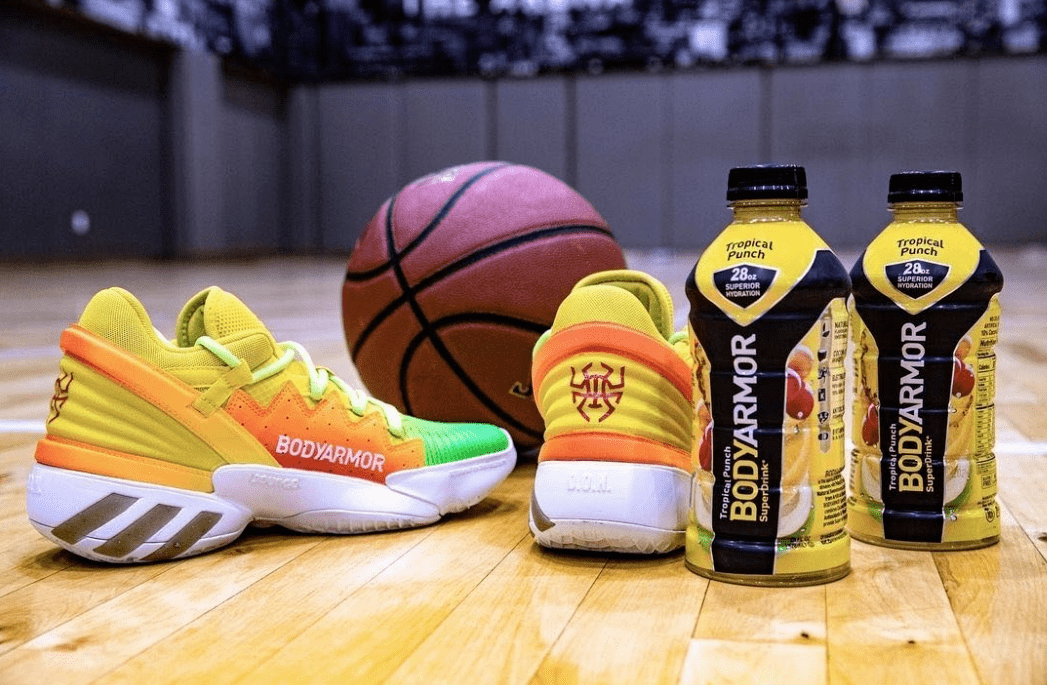▽ adidas与运动饮料品牌 bodyarmor 合作,打造了一款特别版本的