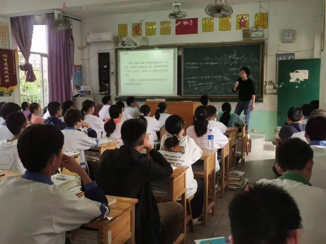 学校仑苍中学开展片区教学开放周活动