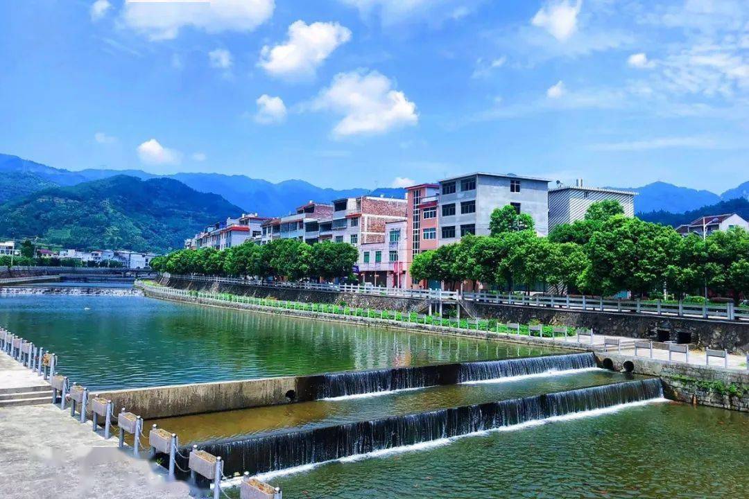 为美丽乡村休闲旅游行(夏季)精品景点线路推荐点,所在地赤溪村也被评