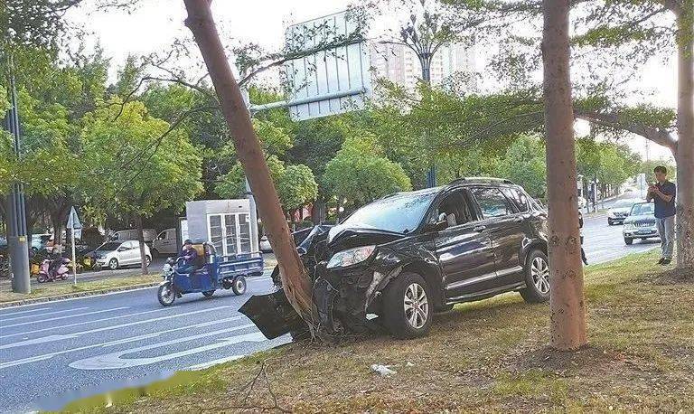 福建莆田发生惨烈车祸致9死7伤_晋江