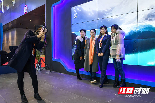 李长|组图丨5G+XR、虚拟现实……快来看这场窥见未来的展！