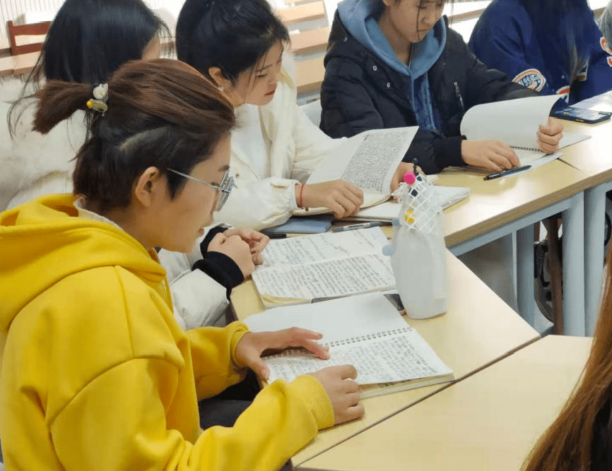 艺·资讯 艺术学院开展"树优良学风,扬书生意气"读书分享会