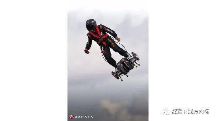 "飞行滑板(flyboard air)",是一种由燃气轮机提供动力的喷气背包
