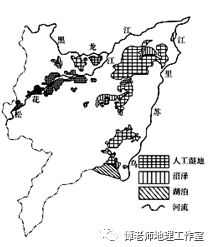 (1)三江平原是我国最大的沼泽分布区,结合所学知识,从气候,土壤层简析