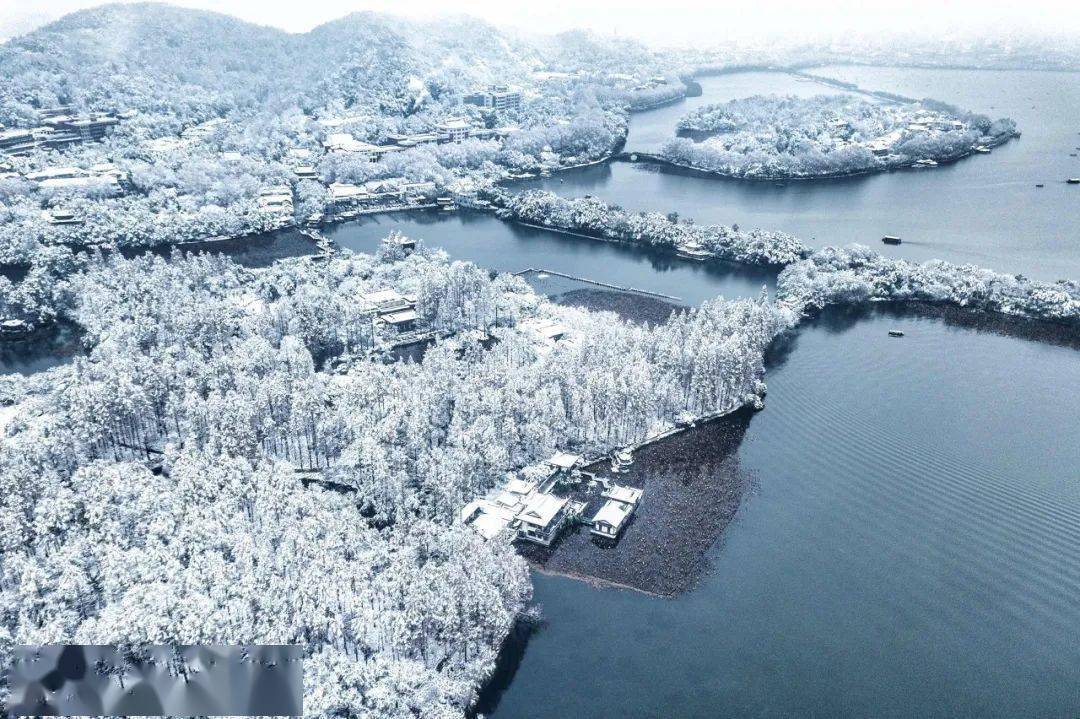 千山鸟飞绝万径人踪灭猜一句成语_千山鸟飞绝万径人踪灭(3)