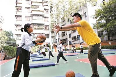 高中体育篮球教案模板_高中体育课篮球教学教案全集_篮球高中教案模板