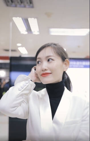 马蓉近照似清纯少女，不再撕王宝强发鸡汤文，