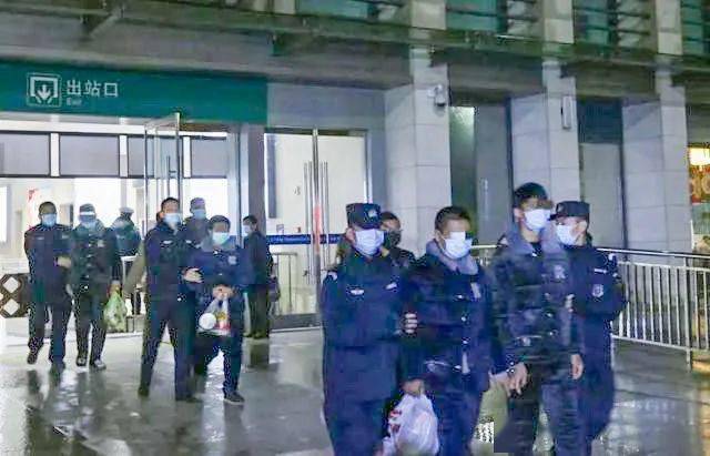 境外诈骗团伙怎么洗钱 b1ffdf0ca7c0431dbfd75958b84dd4bb.jpeg