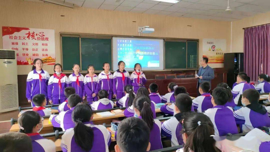 听课评课促教研 议课反思促成长——记杨村五中听评课