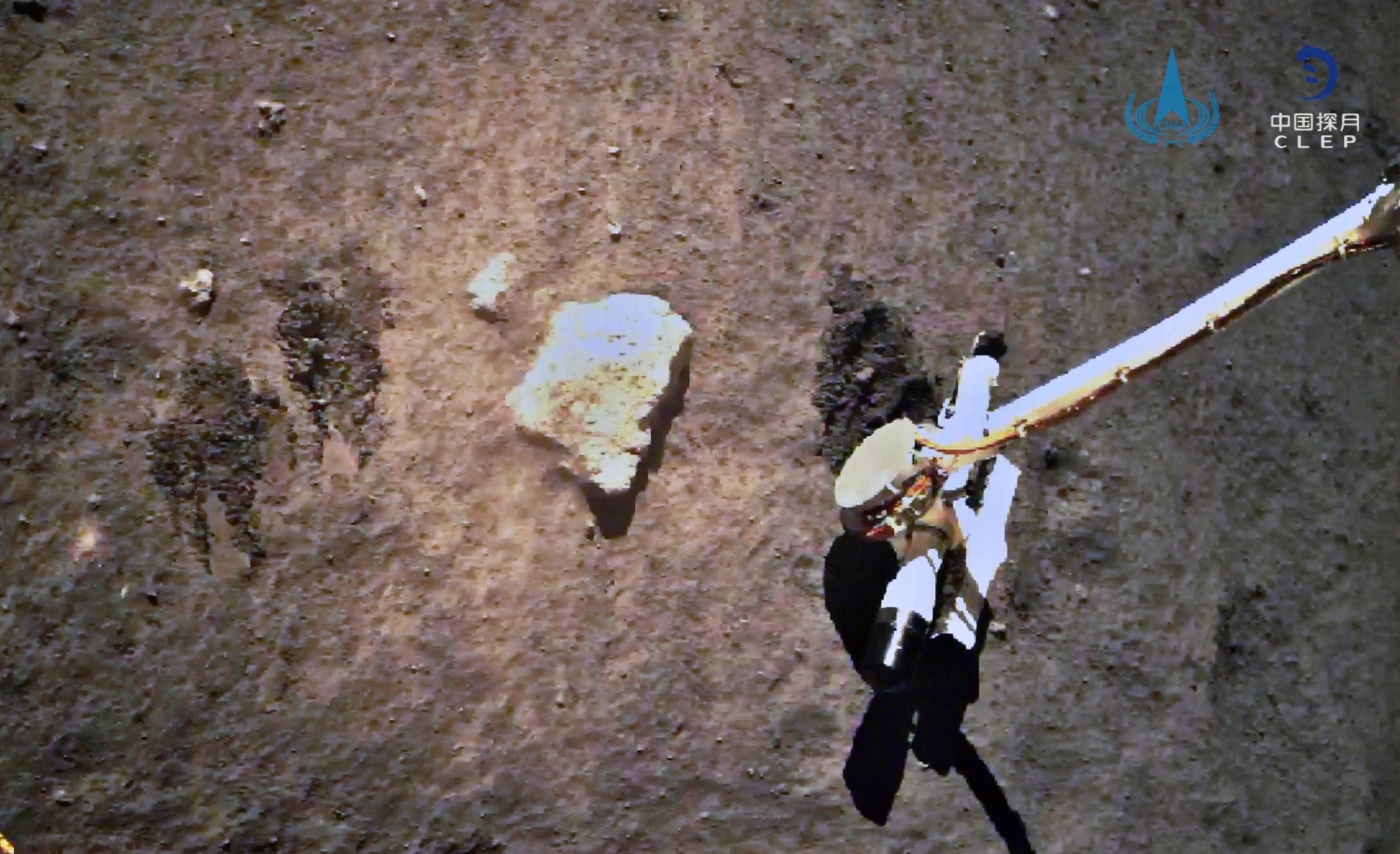 有嫦娥月亮玉兔猜成语_月亮嫦娥和玉兔图片(2)