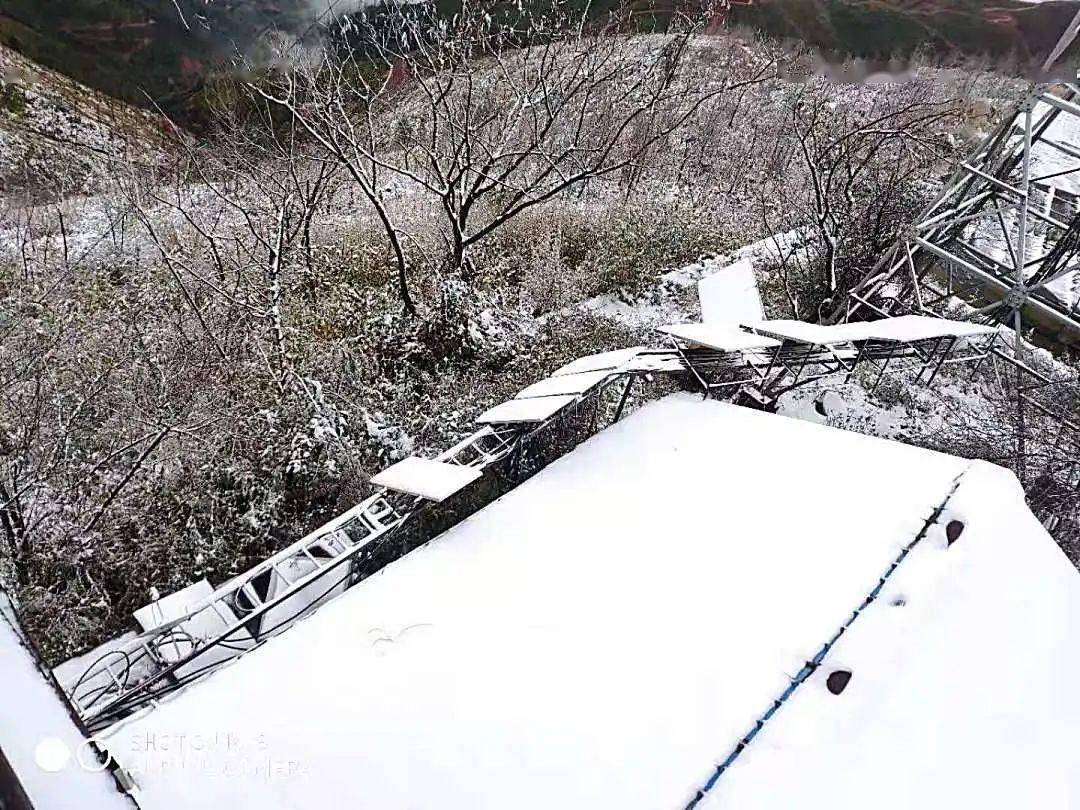 西昌泸山下雪了