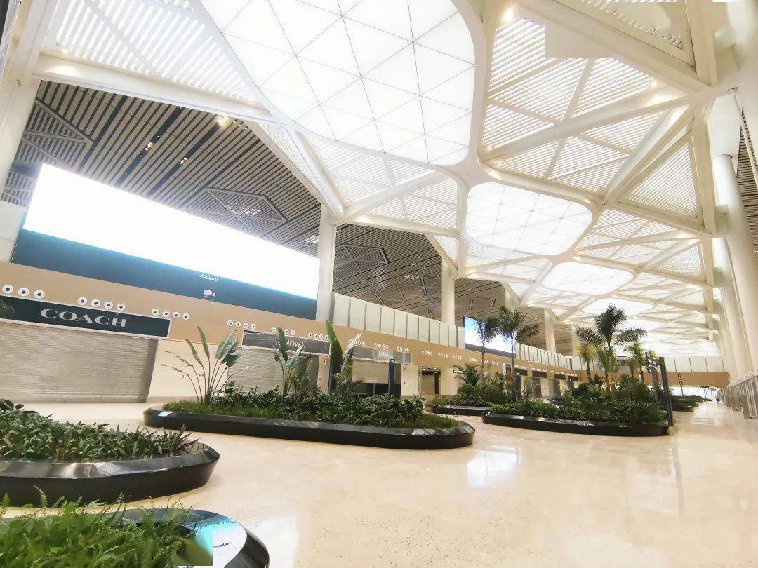 我司承建的美兰机场二期航站楼工程通过行业验收!