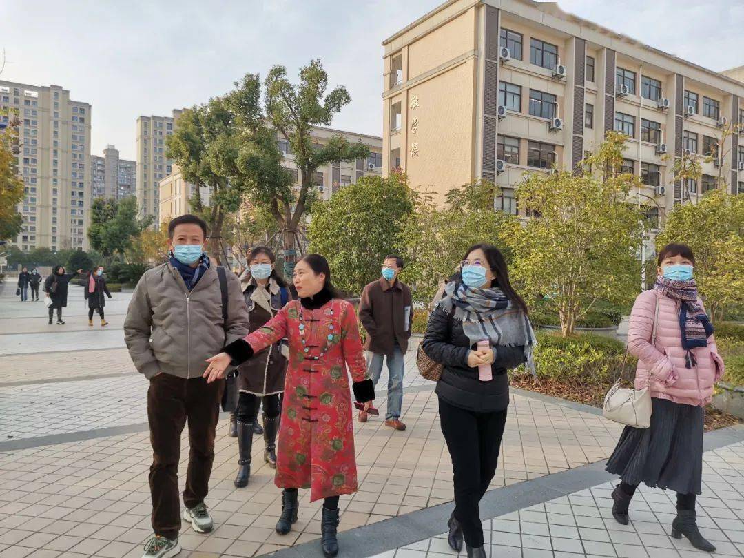 南京金陵汇文学校名师团来金郊初中参观,交流