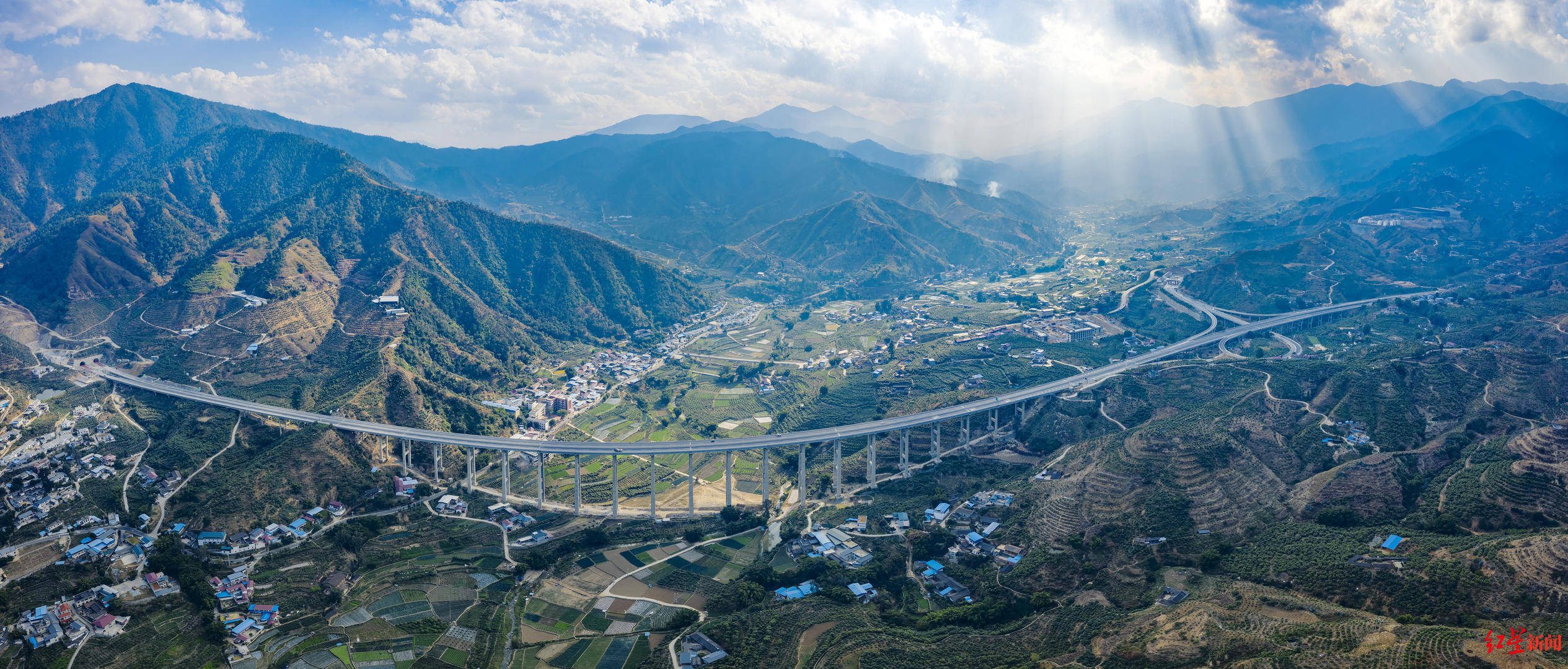 仁和镇,中坝乡,止于攀枝市仁和区太平乡,包括主线和丽攀高速公路支线