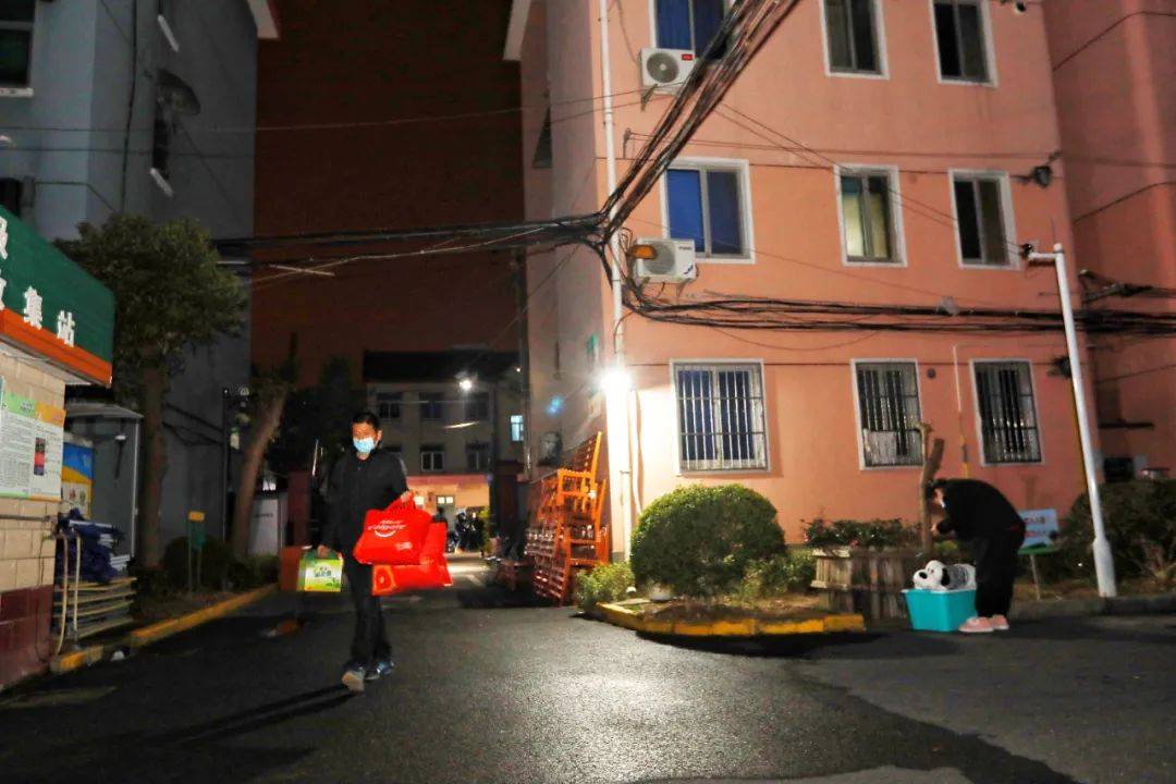 什么时候可以解封小区 5efe4f402fb740b7a63f1ace19c18896.jpeg