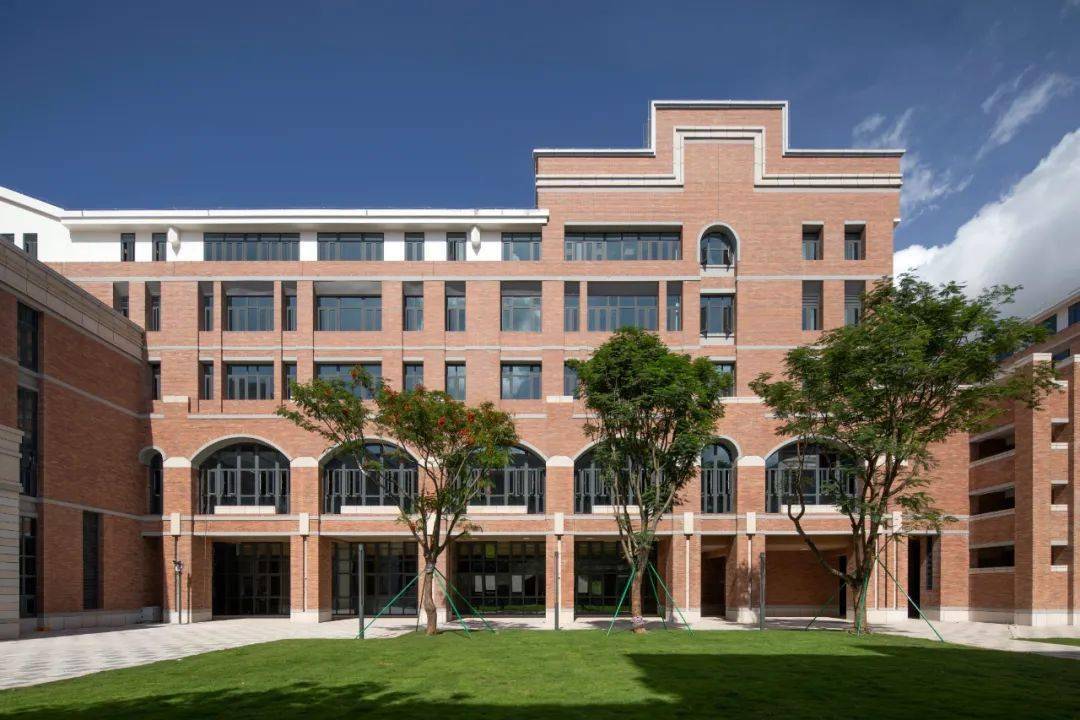 深圳中学泥岗校区(欧帕集团)