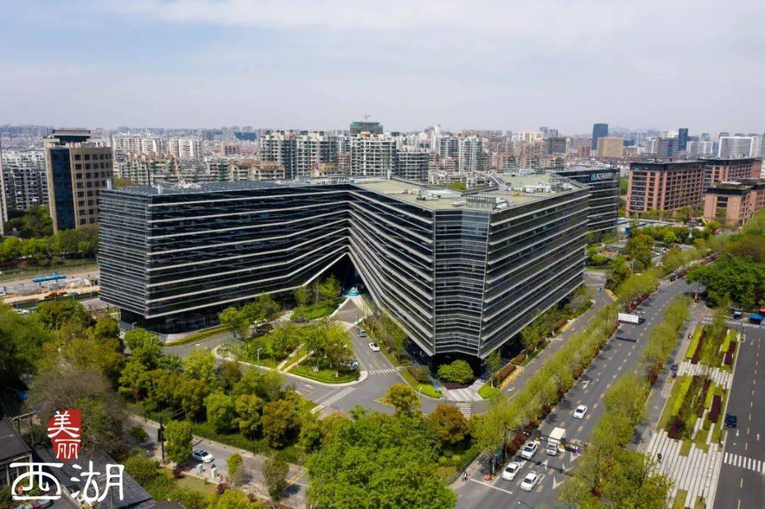 广西西经济总量_广西经济管理干部学院(3)